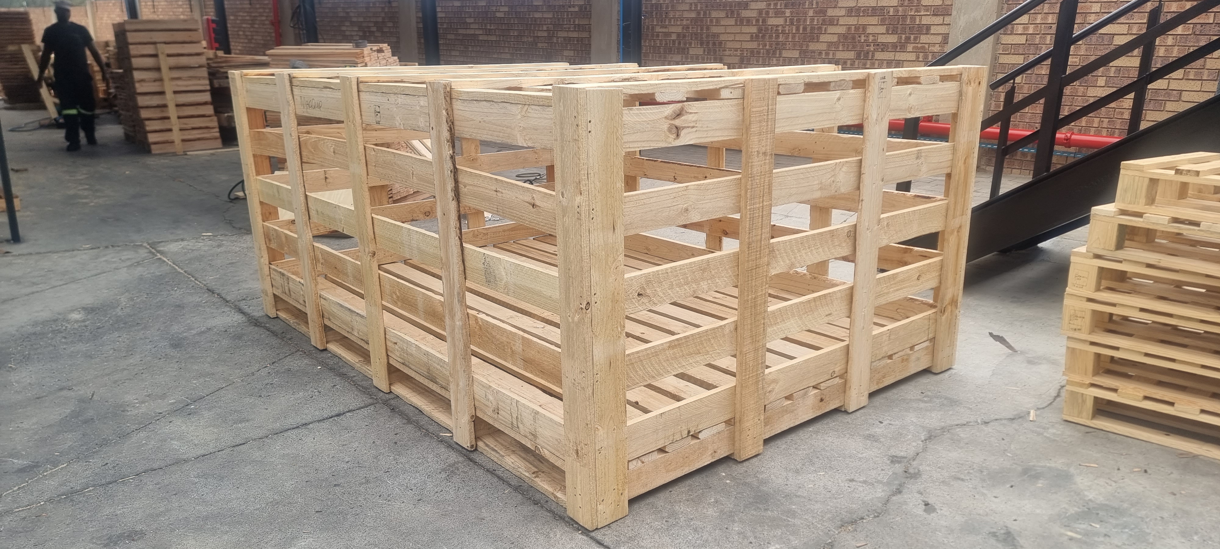 slatted crate once assembled - excludes plastic lining